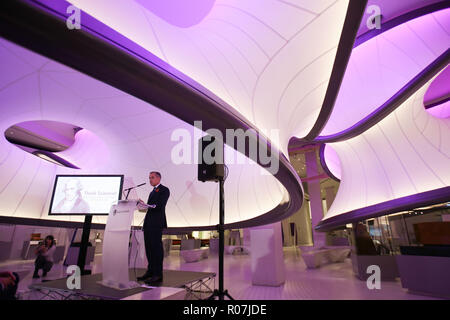 Der Gouverneur der Bank von England, Mark Carney spricht bei der Ankündigung der neuen Polymer & Pfund; 50 Hinweis, im Science Museum, Kensington, London. Die neue &Pound;50 Hinweis kennzeichnet eine prominente britische Wissenschaftler, und die Bürger auffordert, sich mit Vorschlägen zu kommen. Stockfoto
