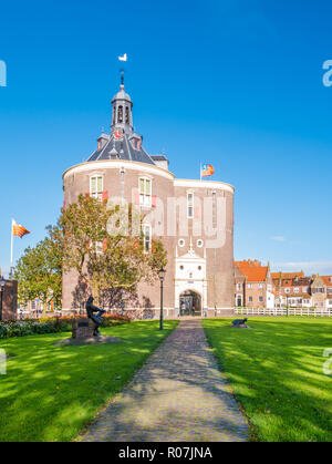 Drommedaris South City Gate im Hafen von Enkhuizen, Nord Holland, Niederlande Stockfoto