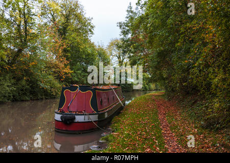 15-04 günstig auf der Oxford Canal (Norden) an Stretton stoppen, in der Nähe von Brinklow, Warwickshire, England, UK (WOP) Stockfoto