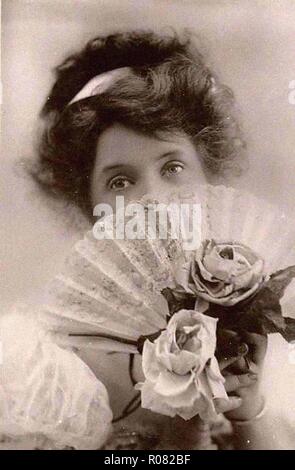 Schönes Foto eines alten Viktorianischen Dame im Kostüm Kleid Stockfoto