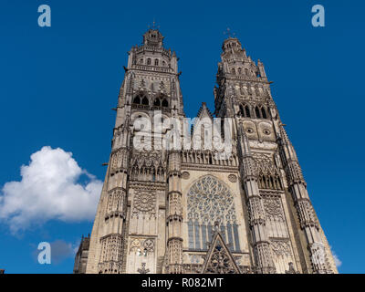 Touren Kathedrale ist eine römisch-katholische Kirche in Tours, Indre-et-Loire, Frankreich. Seinen Namen in französischer Sprache ist der Kathedrale Saint-Gatien de Tours. Es ist ded Stockfoto