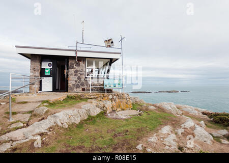 Ngi Küstenwache lookout Station am Rhoscolyn, anglesey, North Wales, UK Stockfoto