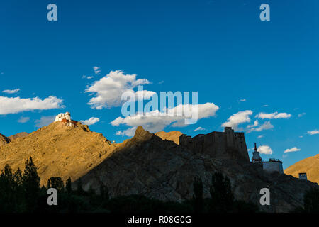 Namgyal Tsemo Gompa, gegründet 1430 von König Tashi Namgyal, hat ein drei-stöckiges gold Idol des Buddha Maitreya und liegt auf einem Hügel oberhalb Leh, der c Stockfoto