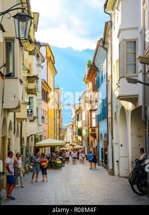 Laubengasse, Via Portici in der Altstadt von Meran, Südtirol, Trentino, Italien Stockfoto