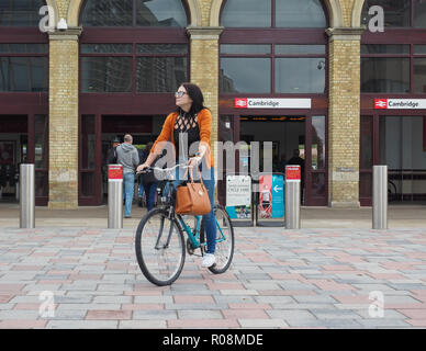 CAMBRIDGE, UK - ca. Oktober 2018: Bahnhof Cambridge Stockfoto