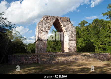 Der Gateway Arch von Kabah, an der alten Maya in Kabah, Mexiko. Stockfoto