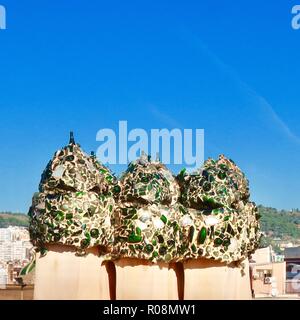 Barcelona, Spanien, Oktober 2018. Auf dem Dach von Antoni Gaudís Casa Mila auch als La Pedrera bekannt. Stockfoto