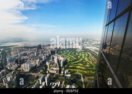 Die Shenzhen Golf Club von der Oberseite des Ping ein Turm in Shenzhen gesehen. Stockfoto