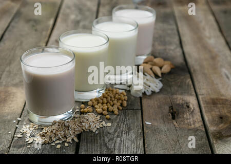 Nicht Milch - Milch Alternativen in Gläser Stockfoto