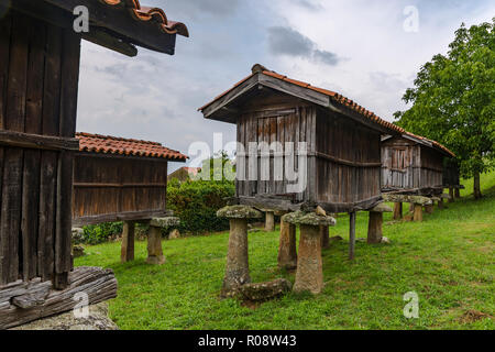 Galizische hórreo Bau von landwirtschaftlichen Gebrauch bestimmt zu trocknen, Heilung und Speichern von Mais und anderen Getreidearten sehr typisch in Galicien Spanien Stockfoto