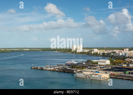 Pointe-à-Pitre, Guadeloupe - Dezember 20, 2016: Waterfront von Pointe-à-Pitre, Guadeloupe, der Region von Frankreich, Kleine Antillen, Caribbea Stockfoto