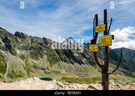 Treffe auf der Hohen Tatra in der Slowakei aus Kreuzung auf Koprovske sedlo Stockfoto