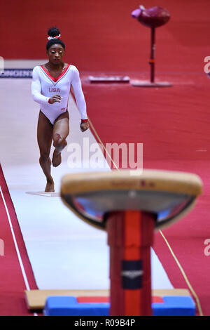 Doha, Katar. 2 Nov, 2018. Simone Biles (USA), 2. November 2018 - Turnen: Die 2018 Gymnastics World Championships, Women's Vault Finale bei Aspire Dome in Doha, Katar. Credit: MATSUO. K/LBA SPORT/Alamy leben Nachrichten Stockfoto