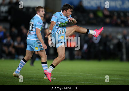 Swansea, Großbritannien. 02 Nov, 2018. DTH-Van der Merwe von Glasgow Krieger in Aktion. Guinness Pro 14 Rugby-Spiel, Fischadler v Glasgow Warriors Rugby an der Liberty Stadium in Swansea, Südwales am Freitag, den 2. November 2018. pic von Andrew Obstgarten/Alamy Live News Credit: Andrew Orchard sport Fotografie/Alamy leben Nachrichten Stockfoto