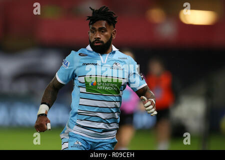 Swansea, Großbritannien. 02 Nov, 2018. Niko von Glasgow Matawalu Krieger. Guinness Pro 14 Rugby-Spiel, Fischadler v Glasgow Warriors Rugby an der Liberty Stadium in Swansea, Südwales am Freitag, den 2. November 2018. pic von Andrew Obstgarten/Alamy Live News Credit: Andrew Orchard sport Fotografie/Alamy leben Nachrichten Stockfoto