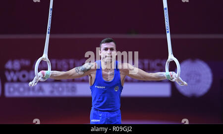 Doha, Katar. 02 Nov, 2018. Marco Lodadio (ITA) an der Ringe, Ringe. GES/Turnen/Gymnastik Weltmeisterschaften in Doha, Geraetfinale, 02.11.2018 - GES/Turnen/Gymnastik Weltmeisterschaften, Doha/Katar: 02.11.2018 - | Verwendung weltweit Stockfoto