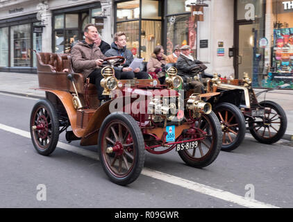 London, Großbritannien. 3. November 2018. Oldtimer auf Anzeige in der Regents Street Motor Show London W1 03/11/2018 Credit: Martyn Goddard/Alamy leben Nachrichten Stockfoto