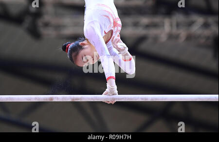 Doha, Katar. 02 Nov, 2018. Lou Huan (CHN) am Stufenbarren. GES/Turnen/Gymnastik Weltmeisterschaften in Doha, Geraetfinale, 02.11.2018 - GES/Turnen/Gymnastik-WM: 02.11.2018 - | Verwendung der weltweiten Kredit: dpa/Alamy leben Nachrichten Stockfoto