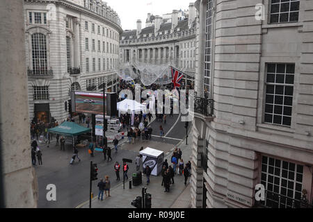 Westminster, London, W1, UK. 3. November, 2018. Blick auf das untere Ende der Regent Street an der Illinois Route 66 gesponsert, Regent Street Motor Show, Westminster, London, UK Credit: Motofoto/Alamy leben Nachrichten Stockfoto