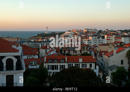 Leuchtturm am Pointe Saint Martin in Biarritz, Pyrénées-atlantiques, Nouvelle-Aquitaine, Frankreich, Europa Stockfoto