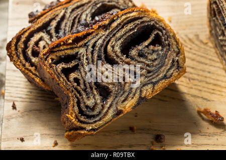 Süße hausgemachte Schokolade Babka Brot fertig zu Essen Stockfoto