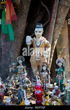 Altar auf Koh Kret Insel auf Menam Fluss in Bangkok. Religion Symbole von Südostasien. Stockfoto