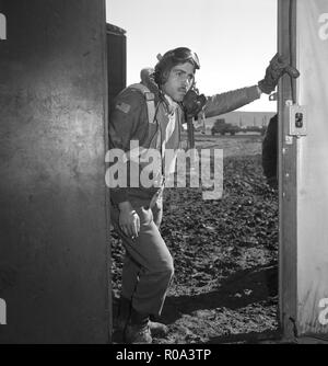 Tuskegee Flieger Edward M. Thomas von Chicago, IL, Klasse 43-J, Porträt, Ramitelli, Italien, Toni Frissell, März 1945 Stockfoto