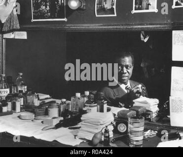 Louis Armstrong, amerikanischer Jazz Interpret, Portrait im Ankleidezimmer, Aquarium, New York City, New York, USA, William S. Gottlieb Sammlung, Juli 1946 Stockfoto