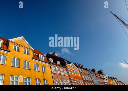 Das historische Gebäude aus dem 17. und 18. Jahrhundert entlang der Nyhavn-kanal, Kopenhagen, Dänemark. Stockfoto