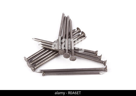 Metall Nägel auf weißem Hintergrund Stockfoto