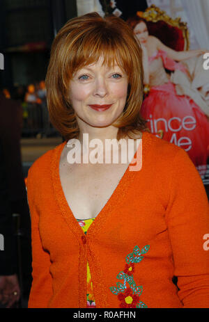 Frances Fisher Ankunft auf der Prinz & Ich Premiere auf der Chinese Theatre in Los Angeles. 28. März 2004. FisherFrances088 einen roten Teppich Ereignis, Vertikal, USA, Filmindustrie, Prominente, Fotografie, Bestof, Kunst, Kultur und Unterhaltung, Topix Prominente Fashion/Vertikal, Besten, Event in Hollywood Leben - Kalifornien, Roter Teppich und backstage, USA, Film, Stars, Film Stars, TV Stars, Musik, Promis, Fotografie, Bestof, Kunst, Kultur und Unterhaltung, Topix, headshot, vertikal, eine Person aus dem Jahr 2004, Anfrage tsuni@Gamma-USA.com Stockfoto
