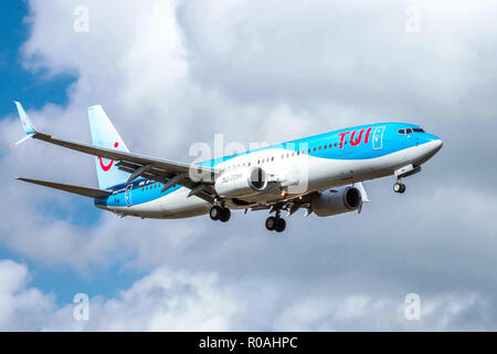 Flugzeug Boeing 737 TUI Reise Flugzeug Landung Palma de Mallorca Spanien Europa Flugzeug Landung auf Flughafen Mallorca TUI Flugzeug Stockfoto