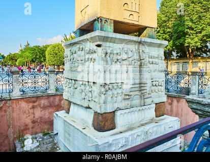 Detail der Sockel des Obelisken von Theodosius, einem alten ägyptischen Obelisk im Hippodrom von Konstantinopel Stockfoto