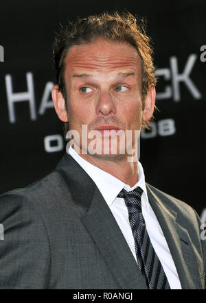 Peter Berg (Direktor) - Hancock LA premiere auf der Chinese Theatre in Los Angeles.. headshot Augenkontakt smileBergPeter 29 Red Carpet Event, Vertikal, USA, Filmindustrie, Prominente, Fotografie, Bestof, Kunst, Kultur und Unterhaltung, Topix Prominente Fashion/Vertikal, Besten, Event in Hollywood Leben - Kalifornien, Roter Teppich und backstage, USA, Film, Stars, Film Stars, TV Stars, Musik, Promis, Fotografie, Bestof, Kunst, Kultur und Unterhaltung, Topix, headshot, vertikal, eine Person aus dem Jahr 2008, Anfrage tsuni@Gamma-USA.com Stockfoto