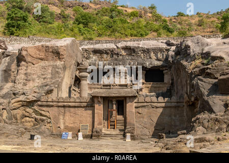 Jain Höhlen 30-32, Ellora Höhlen, in der Nähe von Aurangabad, Maharashtra, Indien Stockfoto