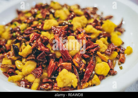 Kung Pao Huhn, einem beliebten chinesischen Gericht. Stockfoto