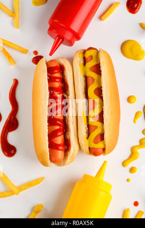 Senf Tropfen und Hot Dogs. Stockfoto