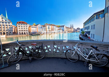 Zürich waterfront Wahrzeichen Herbst bunte Aussicht, die größte Stadt in der Schweiz Stockfoto