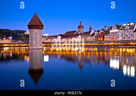 Kapelbrucke in Luzern berühmte Schweizer auf Sehenswürdigkeit, berühmte Sehenswürdigkeiten der Schweiz Stockfoto