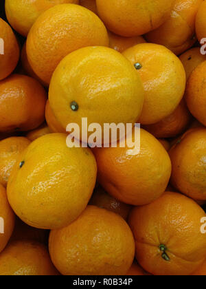 Frische Mandarinen auf einem Markt, Textur Hintergrund Stockfoto