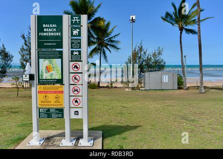 Balgal beach Vorland mit Essig für die stingers, Balgal Beach, QLD, Australien Stockfoto