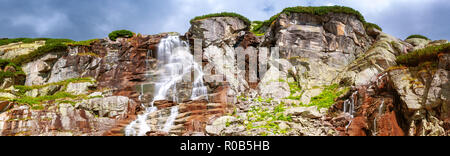 Wasserfall (Vodopád Skok) Hohe Tatra, Slowakei Stockfoto