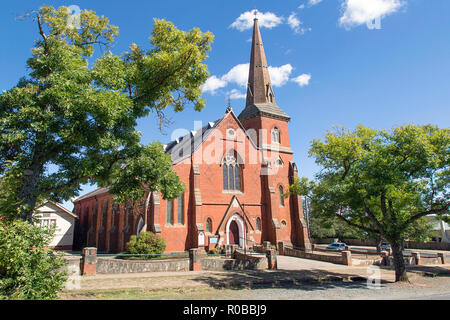 St Peters zur katholischen Kirche - Daylesford ist ein kleiner Vorort der Stadt nord-westlich von Melbourne. Stockfoto