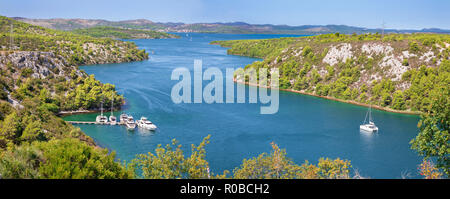 Kroatien - das Panorama der Bucht von Skradin endenden Fluss Krka in Kroatien. Stockfoto