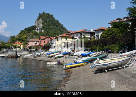 Calde, Italien - 9 September 2018: Das Dorf Calde am Lago Maggiore in Italien Stockfoto