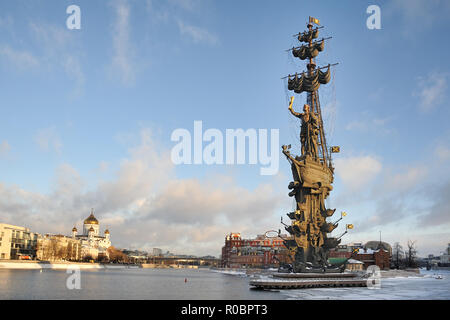 Moskau Winter Stadtbild mit Denkmal für Peter den Großen Stockfoto