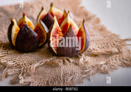 Reife Früchte der Bild auf der Leinwand. Gesundes Essen. Behandlung der Anämie. Kalium für das Herz. Stockfoto