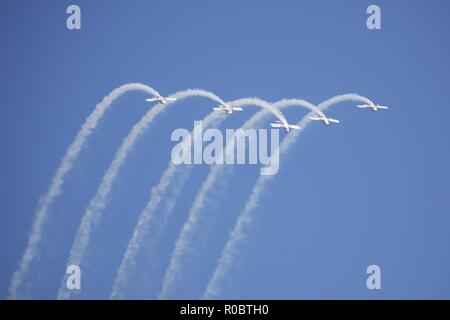 Team Raven (RaVen) Unterhaltung Tausende von Zuschauern an der Bournemouth Air Festival 2018 Stockfoto