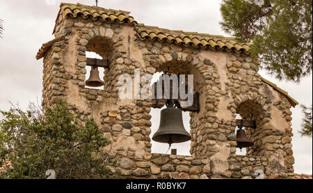 Mission San Miguel Arcángel Glockenturm, San Miguel, Kalifornien, USA. Eine Reihe von 21 spanischen religiösen Außenposten in Alta Kalifornien. Stockfoto