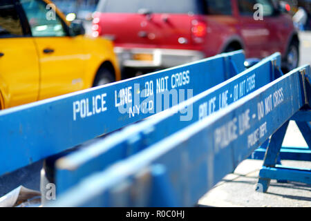 Holz- Keine Polizei Linie Barrieren in New York, USA Stockfoto